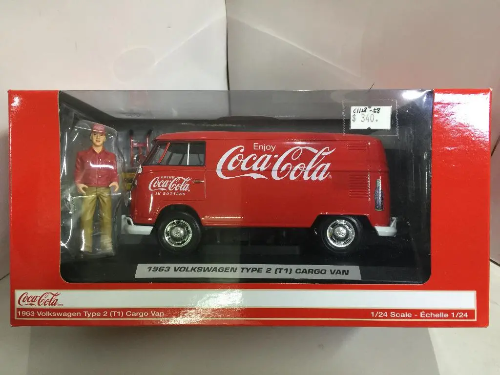Motorcity 1/24 Coca Cola 1963 Volkswagen Type 2 (T1) Cargo Van With Delivery Driver Figurine, Handcart And 2 Bottle Cases (424062) (24062) (C1128-58) 1