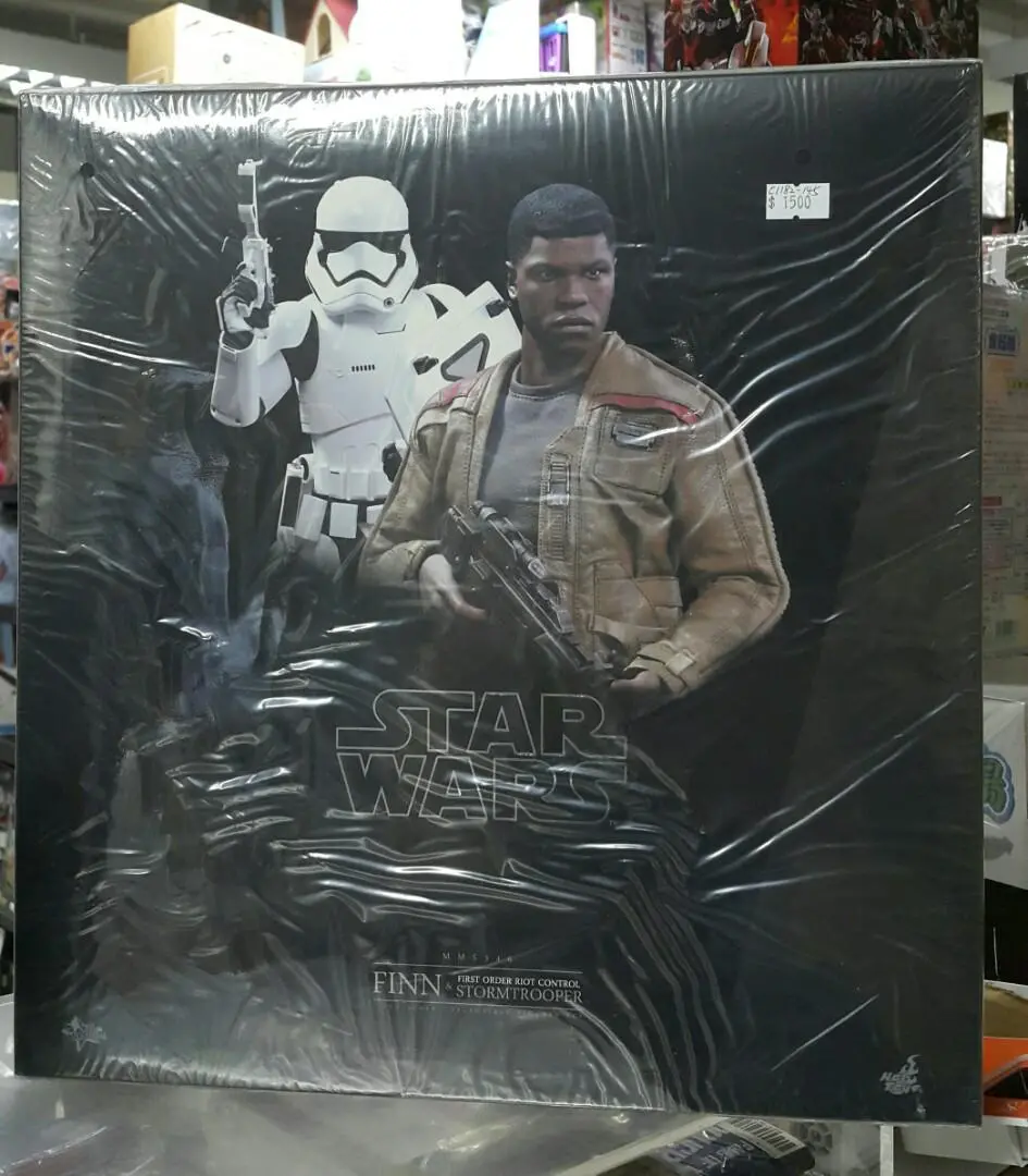 Hot Toys 17856 電影傑作系列 星球大戰 原力覺醒 - 芬恩 (約翰·波耶加) 及 第一軍團鎮暴風暴兵 人偶套裝  (C1182#145) L 1
