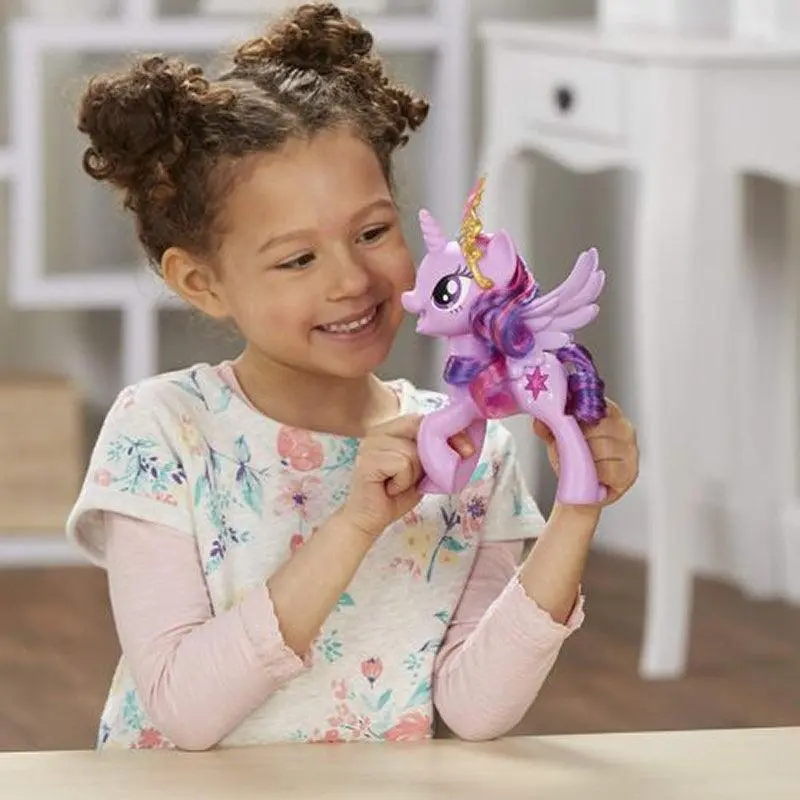 My Little Pony Meet Twilight Sparkle Pony Figure 2