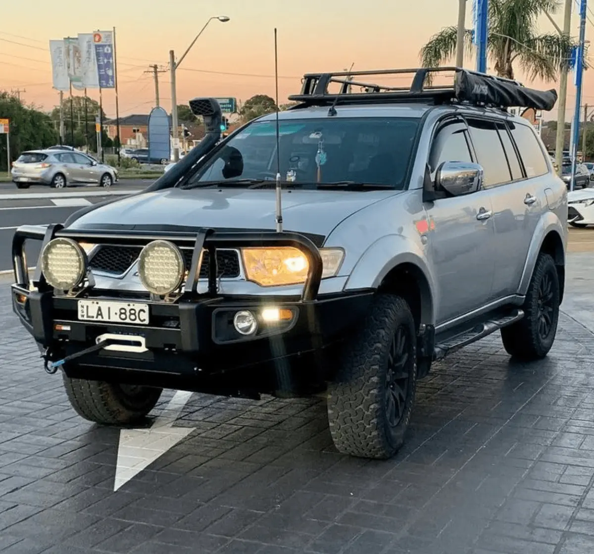 Pb / Pc Challenger | Rockarmor Premium Series Steel Bull Bar 1