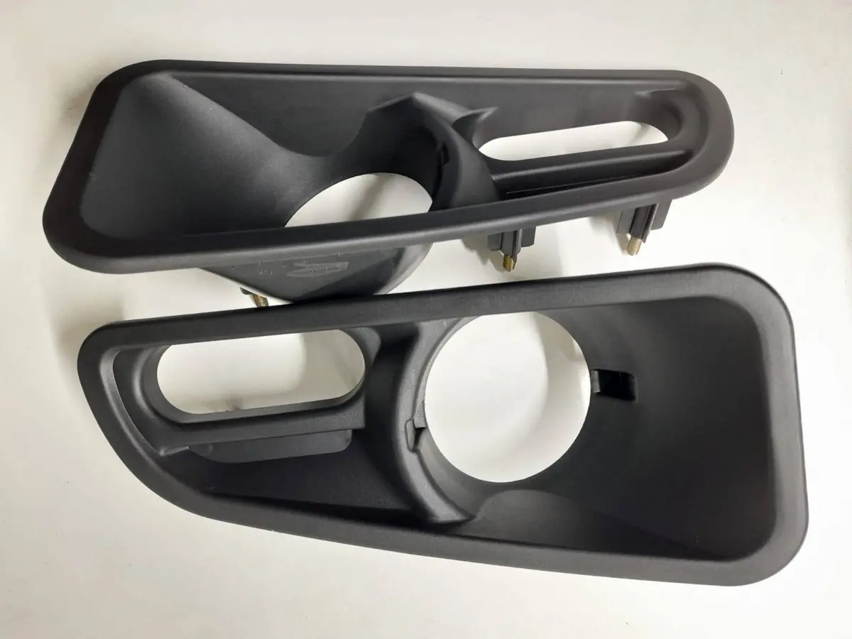 Plastic Light Insert Rockarmour Premium Bullbar 1