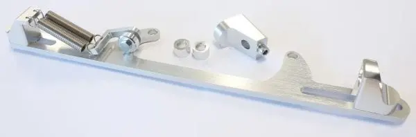 Billet Throttle Cable Bracket – Dominator-Style, 4500 Cfm Carb Compatibility (Af64-2002S) 1